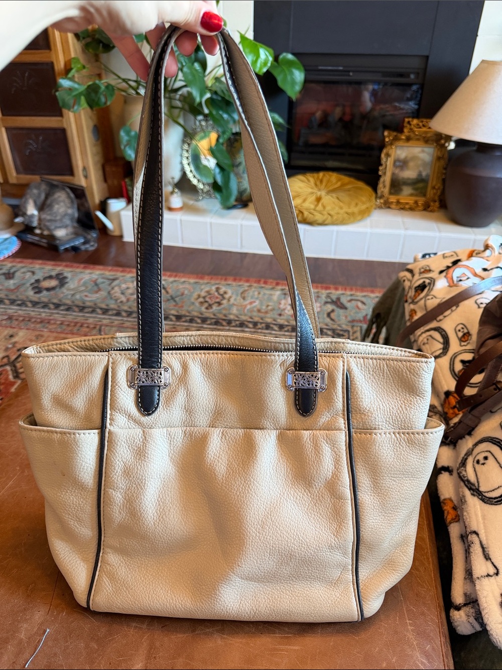 Brighton Cream Pebbled Leather Shoulder Bag Tote – Contrast Trim